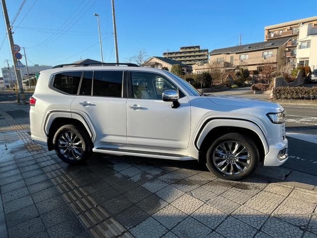 ランドクルーザー ＺＸ　登録済み未使用車　７人乗り　４ＷＤ 0902040A30241208W003 4