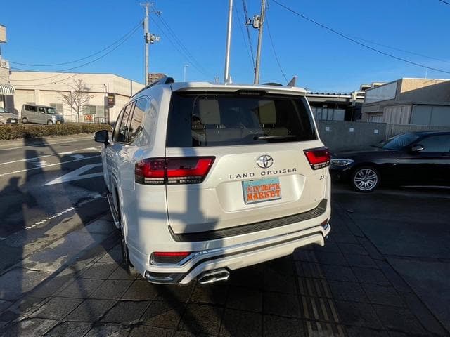 ランドクルーザー ＺＸ　登録済み未使用車　７人乗り　４ＷＤ 0902040A30241208W003 7